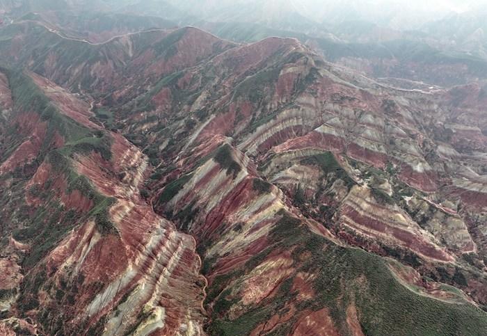 探访兰州水墨丹霞地貌