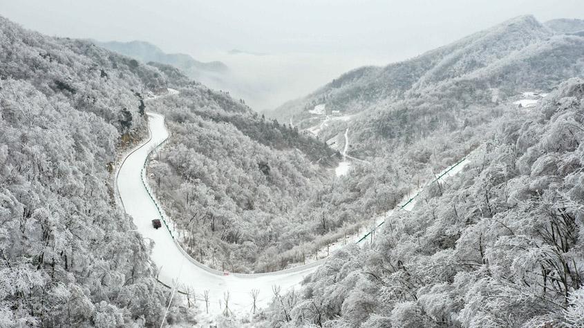 湖北?？迪稚治碲【肮?如水墨画卷